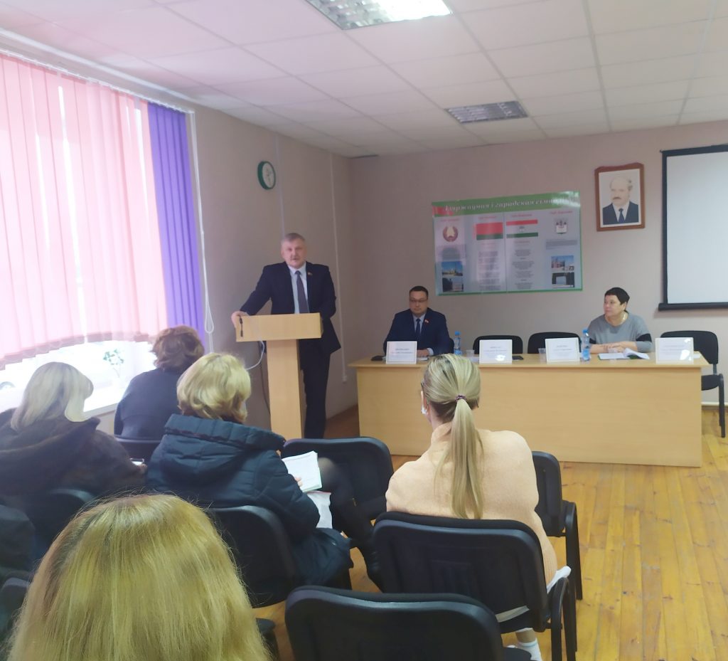 В Борисовском роддоме прошла диалоговая площадка по обсуждению проекта Конституции.