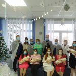 В Борисовском роддоме поздравили мам, родивших детей в Рождество.